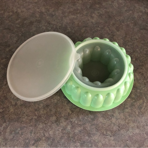 70's Green Tupperware Jello Mold - Jellied Salad Mold - Jello Salad Mold - Picture 2 of 8